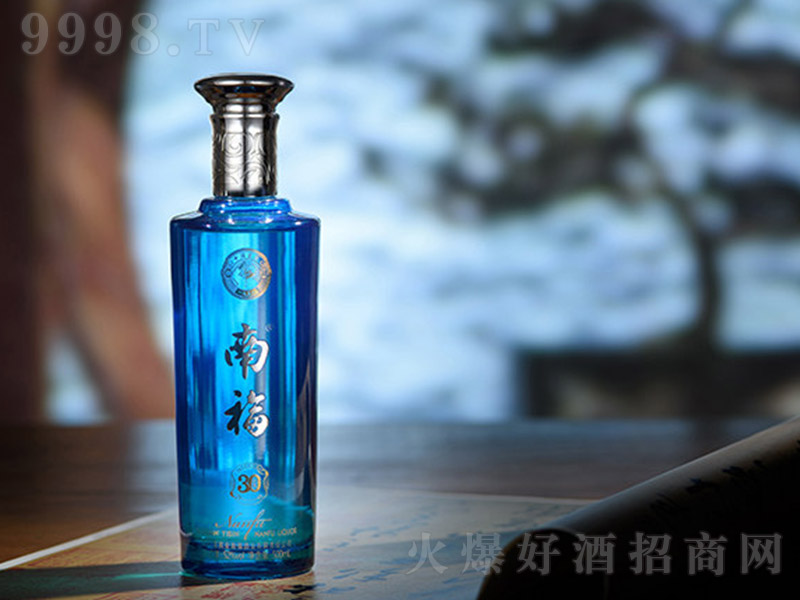 �ϸ��ƽ���30ƿ �����Ͱ׾ơ�52�� 500ml��