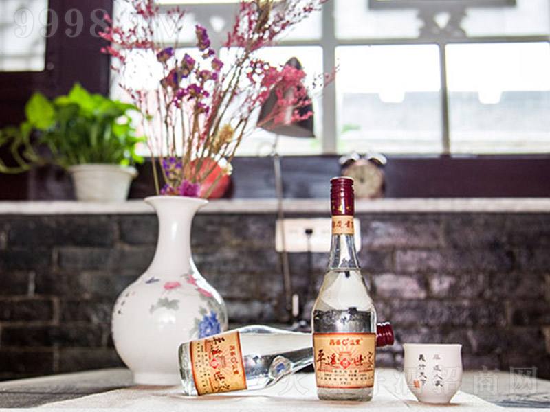 ƽ�b�˼ҾƵ���D3 �����Ͱ׾ơ�45�� 235ml��-�׾�������Ϣ