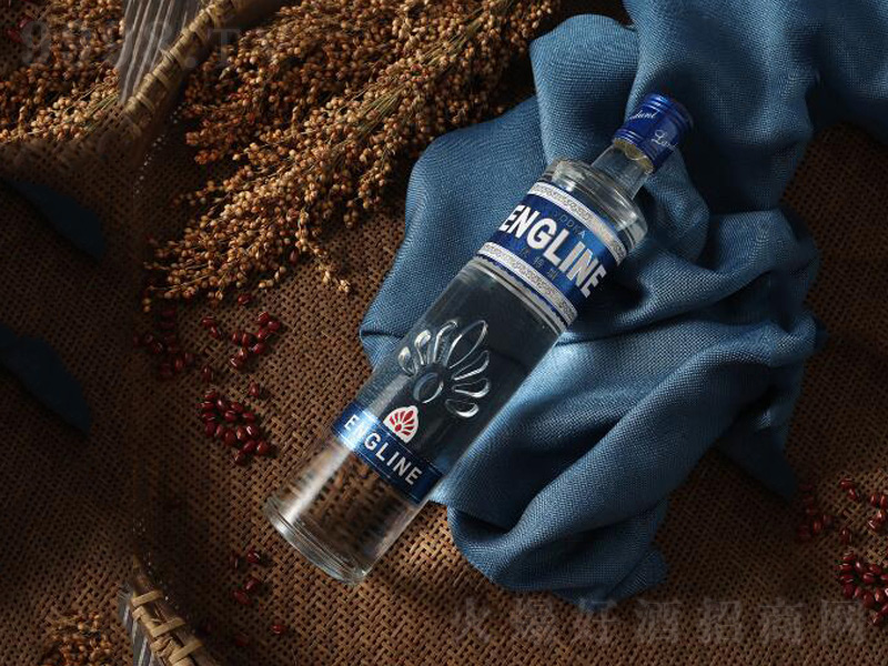 �f��Ӣ�������ؼ��Ҿơ�40��700ml��