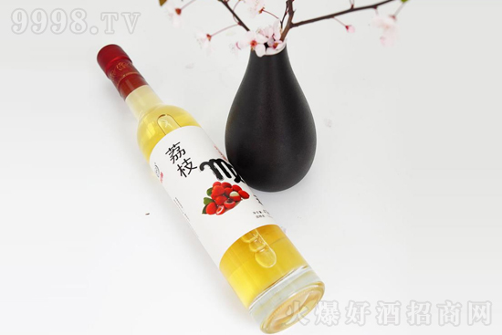 12���S�ϻ����ƃr(ji��)���_�İ���֦�Ʊ���ƿ�ͶȻ�����415ml�r(ji��)�񣬶����X��