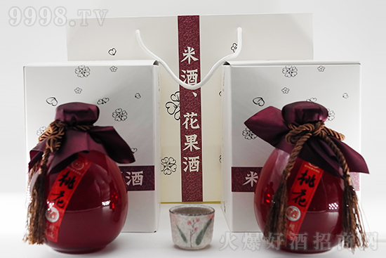 12���S�ϻ����ƃr(ji��)���S���һ��ƵͶȻ�����500ml�r(ji��)�񣬶����X��