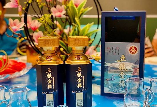 ���ٳ��fϯ �{��֮�硱��Z����ȫ��Ʒ�b��ӻ���M���У�