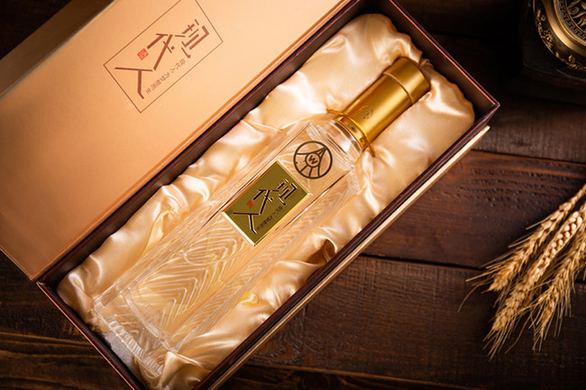 ���e��ZҺ�ɷ����޹�˾��Ʒ�F(xi��n)���˾ƽ�ɫ����42��52��500ml�����Ͱ׾�